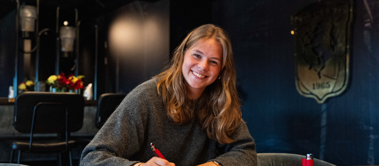 Suus Verdaasdonk tekent contract bij FC Twente Vrouwen