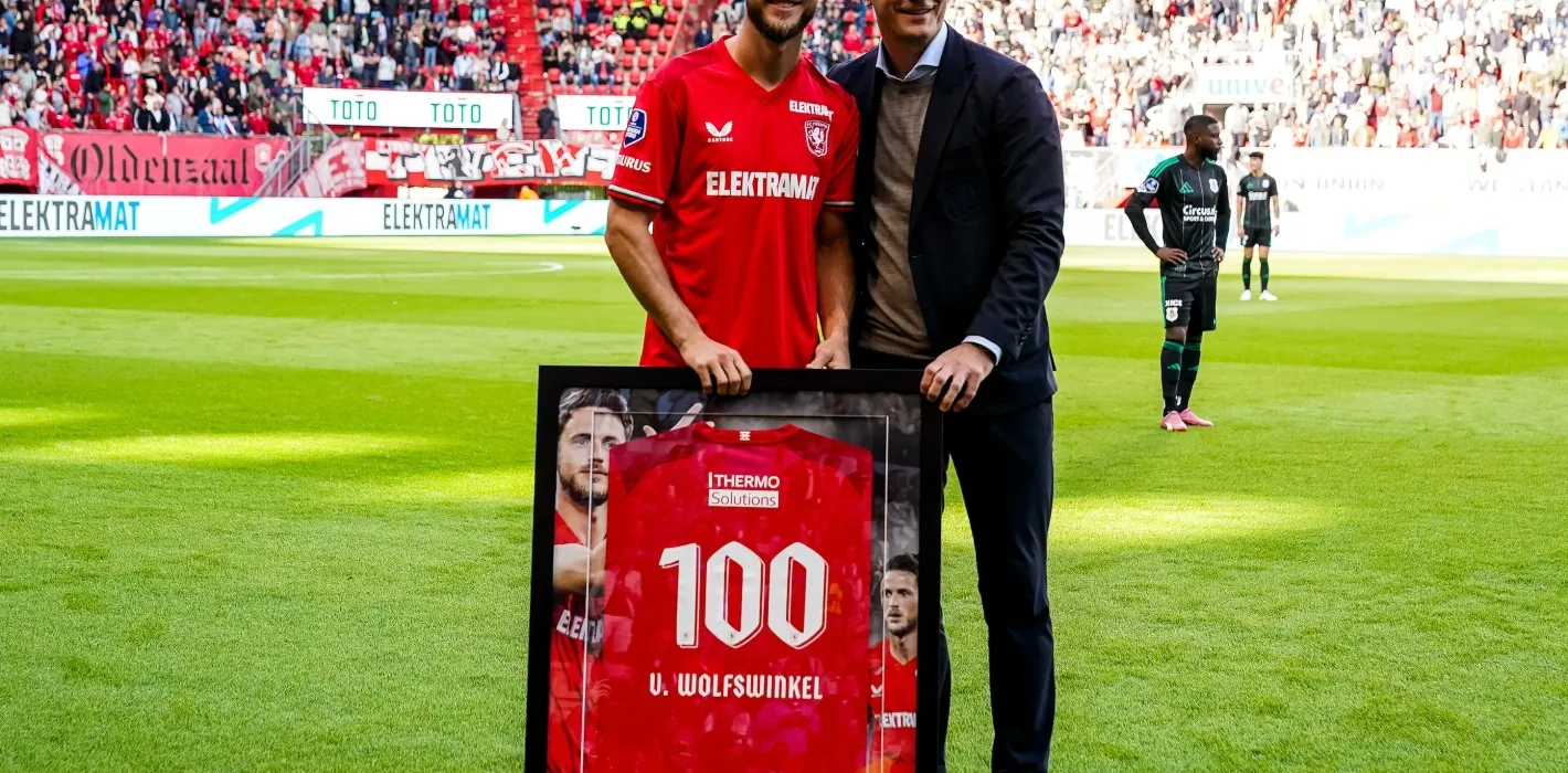 70299165 FC Twente 1