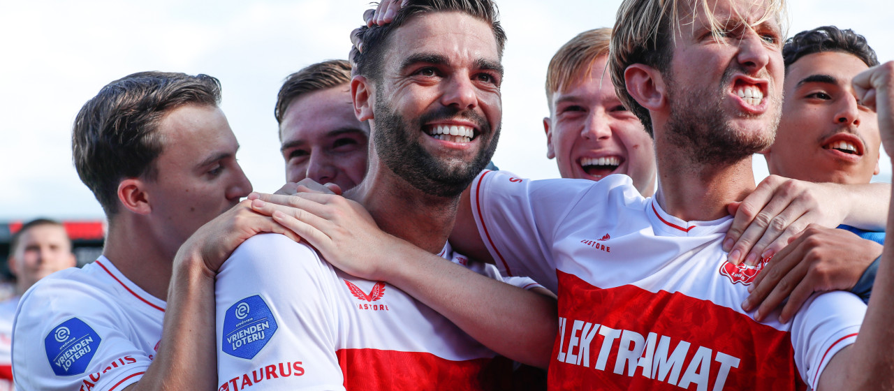 FC Twente wint seizoensopener in Almere