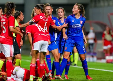 51209085 FC Twente v2