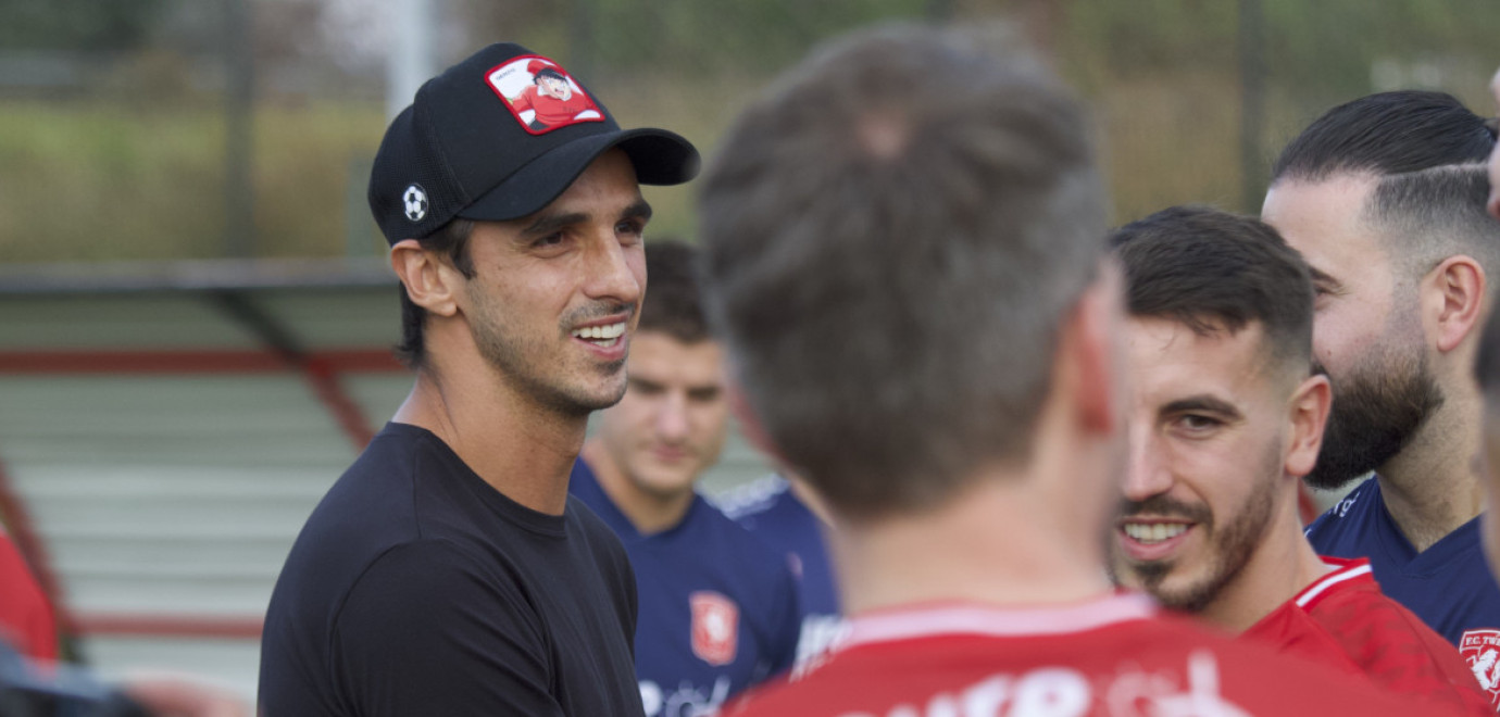 Bryan Ruiz verwelkomt FC Twente