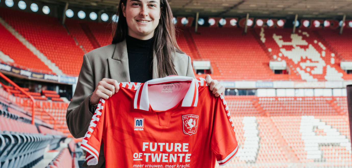 Caitlin Dijkstra blijft bij FC Twente Vrouwen