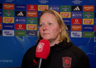 Interview Dekker.00 00 59 03.Still001