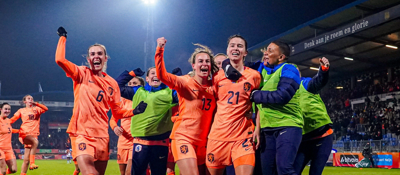 Dijkstra en Jansen plaatsen zich met OranjeLeeuwinnen voor Final Four