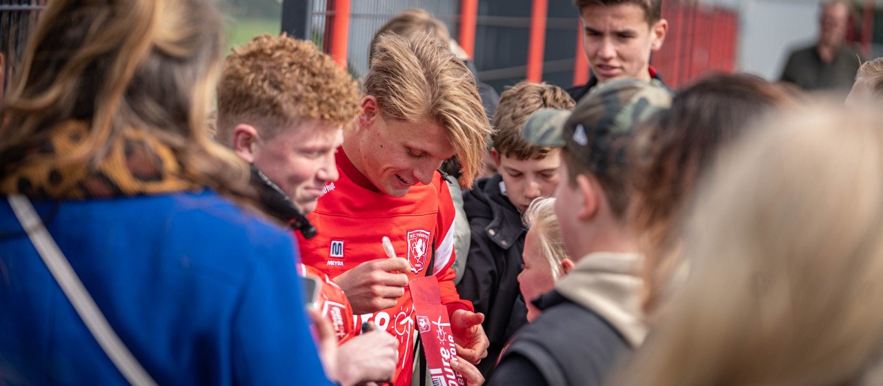 In beeld - drukbezochte middagtraining