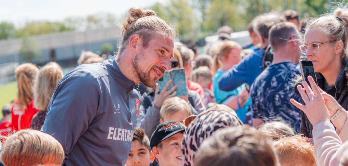 Drukbezochte training in beeld