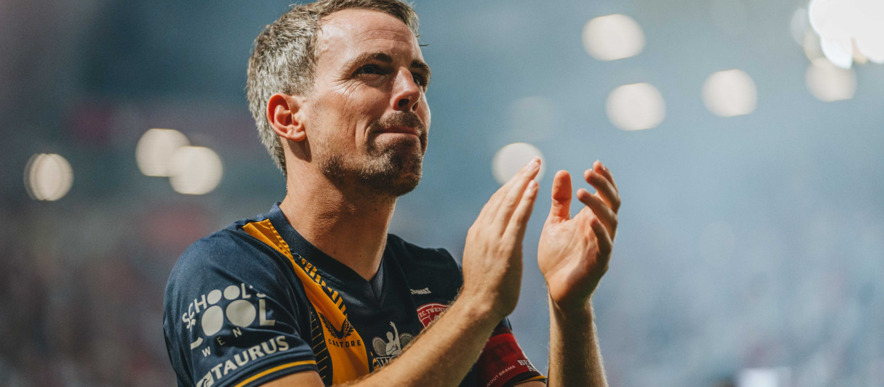 EMOTIONELE speeches, THEO aan het BIER & WEERZIEN oud-spelers | Van Binnenuit