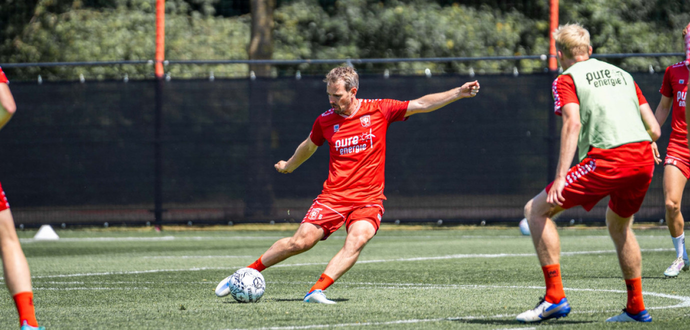 Selectie traint richting zaterdag; Zerrouki weer op trainingsveld