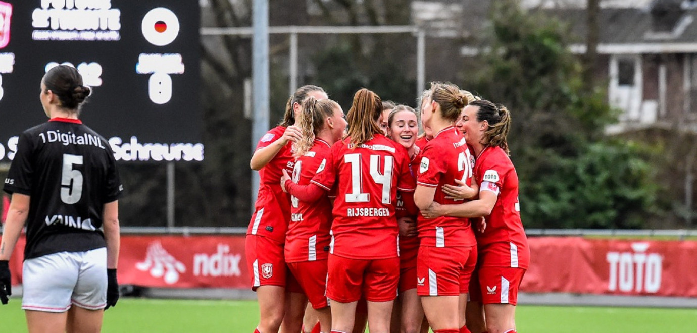 FC Twente Vrouwen zet foutloze reeks overtuigend voort met ruime overwinning