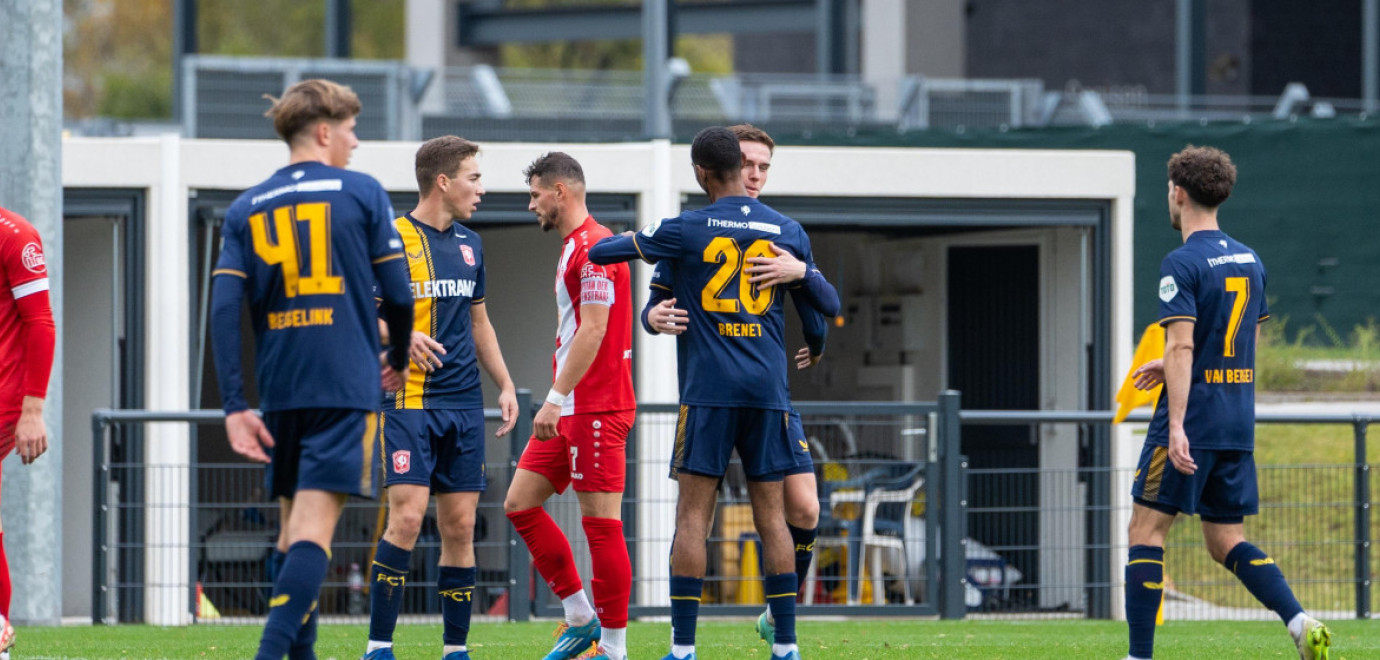 FC Twente oefent tegen Rot-Weiss Essen, 1-2 zege