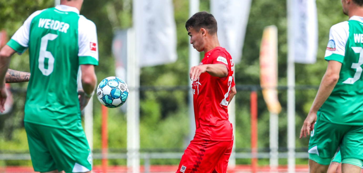 FC Twente speelt in besloten oefenwedstrijd gelijk tegen Werder Bremen