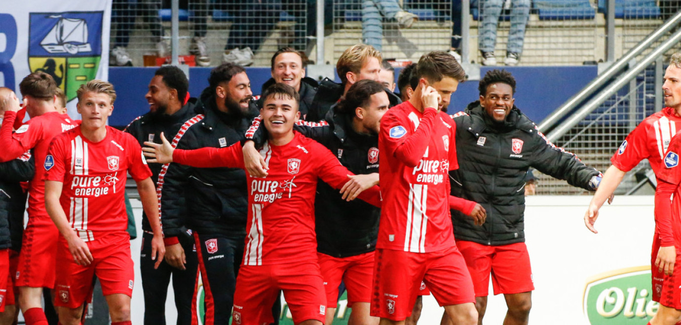 FC Twente wint in Heerenveen (1-2)