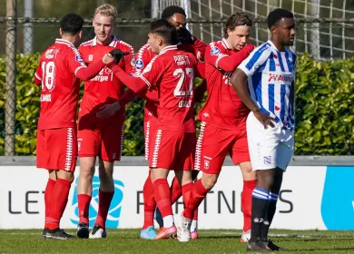 53533640 FC Twente45245