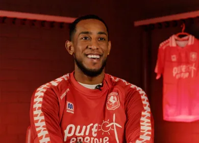 WATERMERK WIT.00 07 04 19.Still002