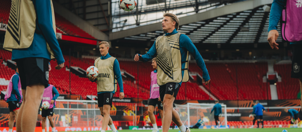 In Beeld - Training op Old Trafford