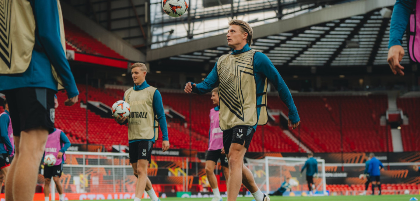 In Beeld - Training op Old Trafford