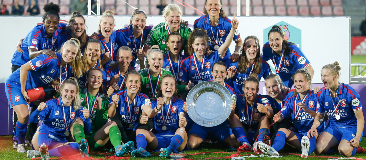 In beeld: FC Twente Vrouwen viert Kampioenschap 