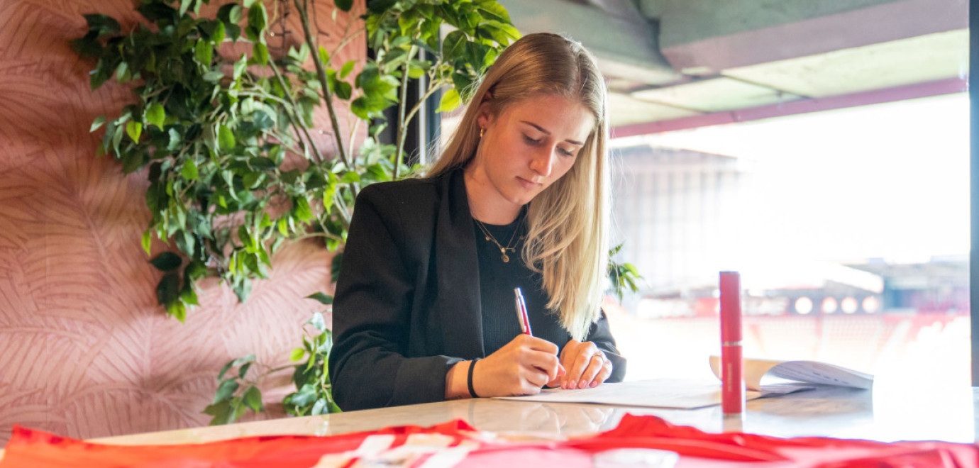 Kim Everaerts tekent nieuw contract