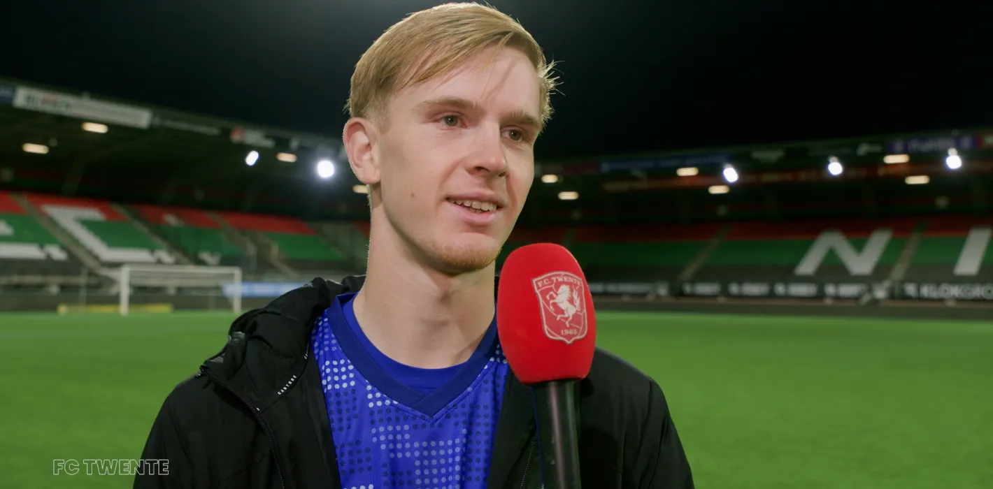 Interview Mats.00 00 37 14.Still002