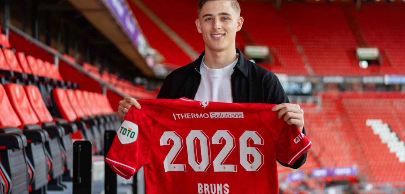 Max Bruns tekent nieuw contract