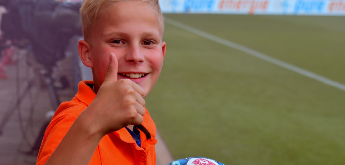 Young Reds: aanmelden ballenjongen/ -meisje voor het nieuwe seizoen