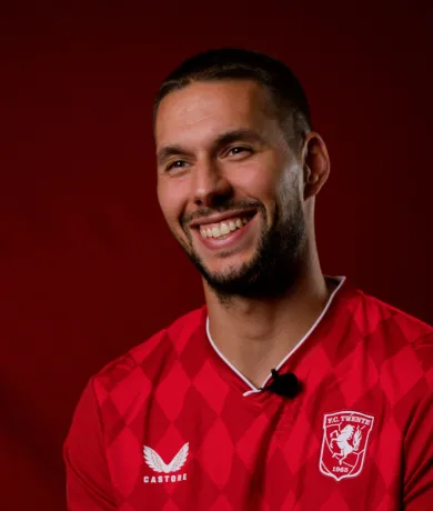 Interview Pjaca.00 00 06 23.Still001