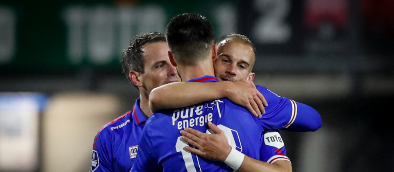 VAN BINNENUIT - Comeback Cerny bij winst op Sparta