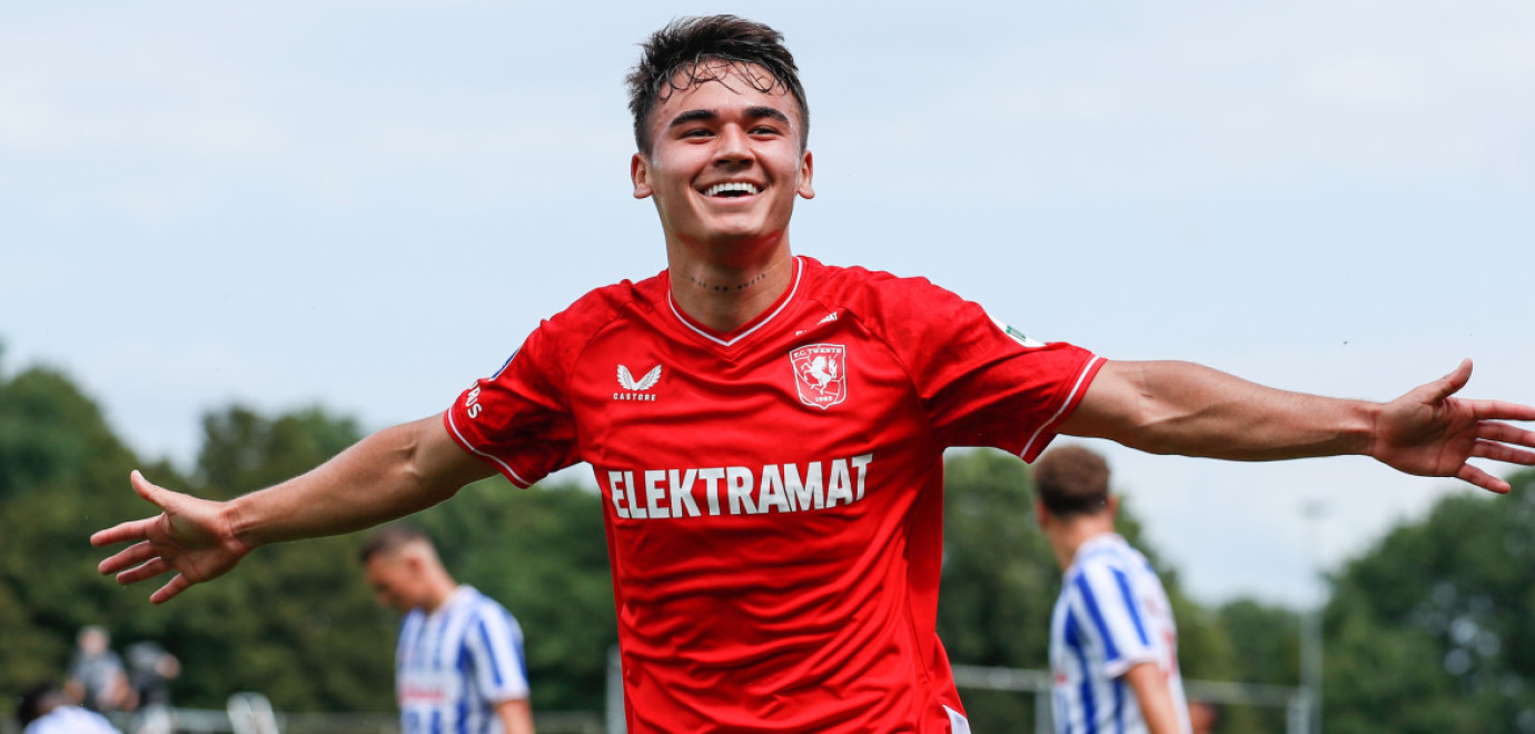 FC Twente wint met ruime cijfers van Odense BK