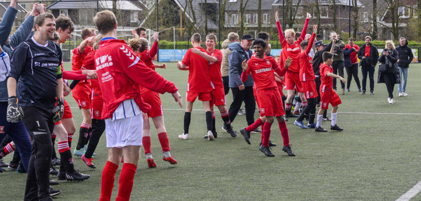 Van Binnenuit - Speciale Passend Voetbalmiddag bij HVV Tubantia 