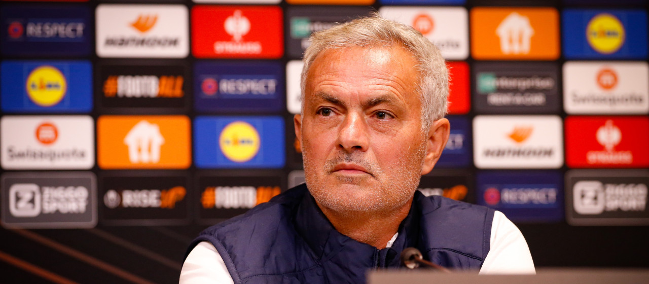 Jose Mourinho: “FC Twente speelt als een team, dat is hun kracht”