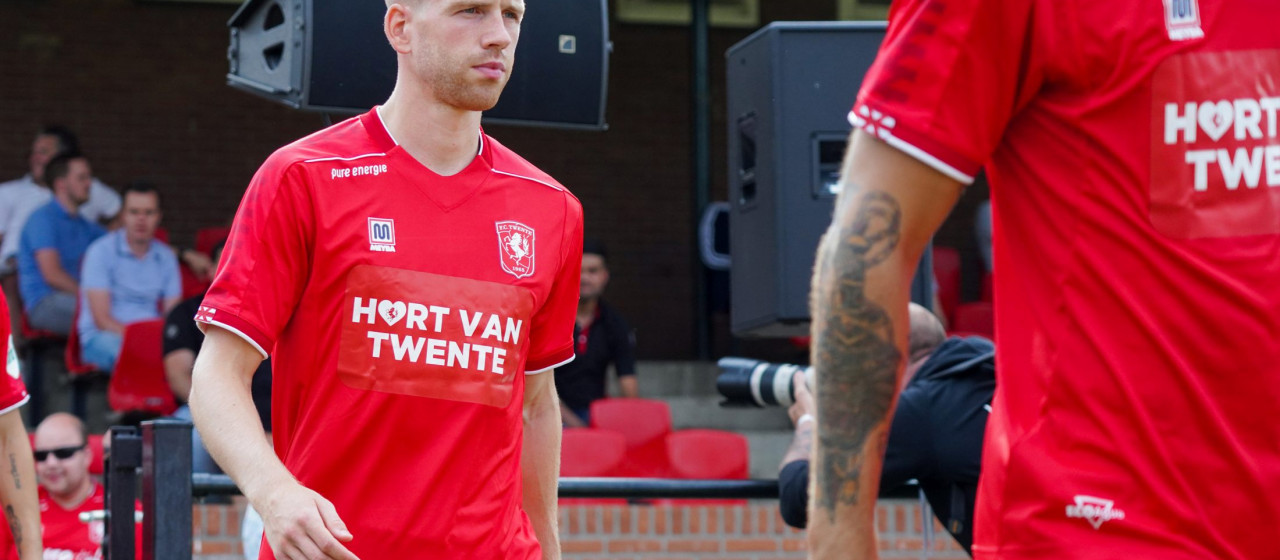 ​Speciaal wedstrijdshirt bij oefenduel met Sparta - Hart van Twente
