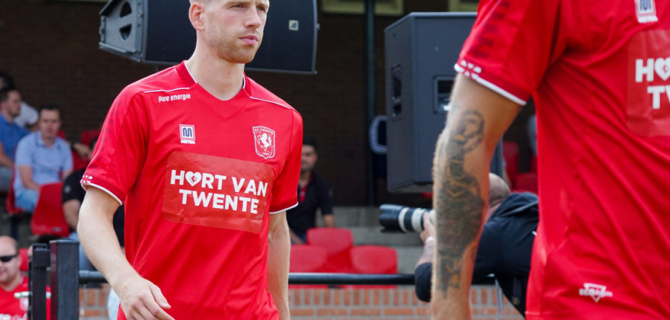 ​Speciaal wedstrijdshirt bij oefenduel met Sparta - Hart van Twente