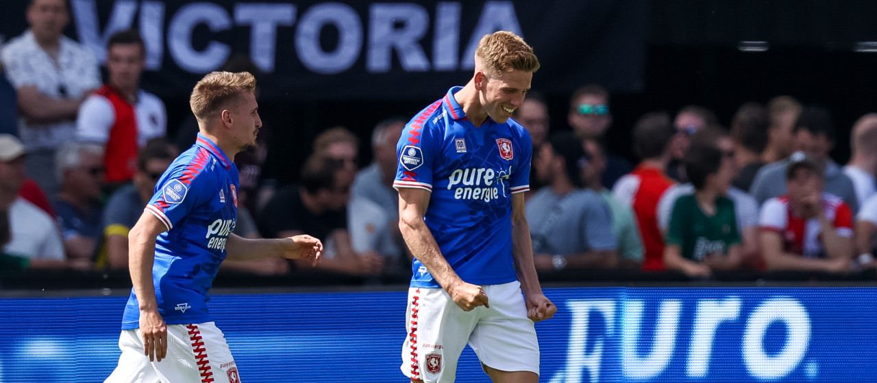 FC Twente verslaat Feyenoord in De Kuip (1-2)