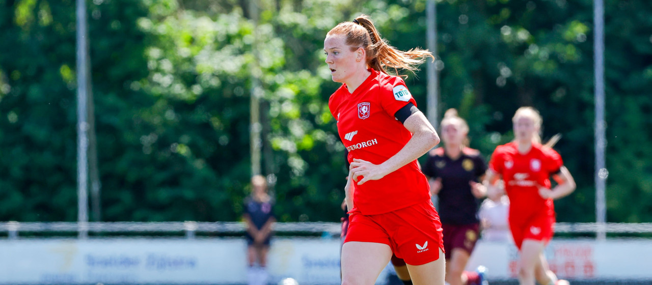 FC Twente Vrouwen wint oefenduel in Zeist