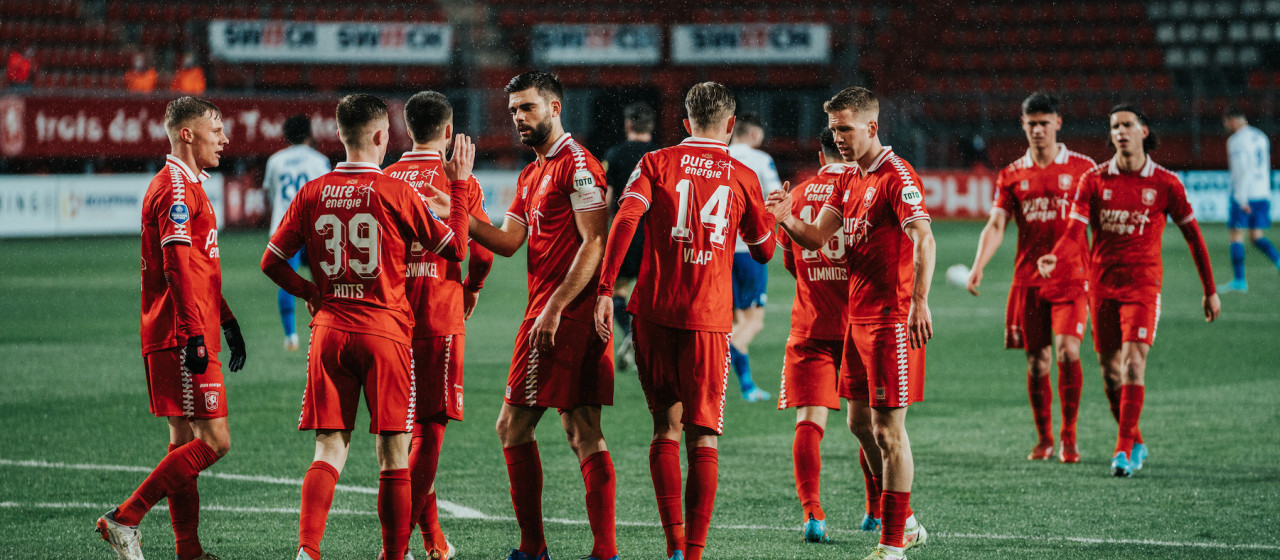 Van Binnenuit - Ruime overwinning bij debuut Brenet