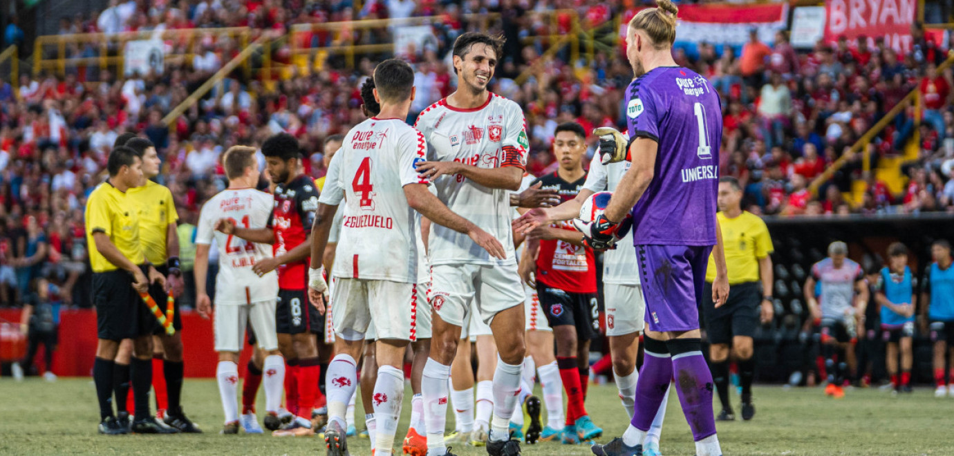 Van Binnenuit I Magische avond bij afscheid Bryan Ruiz 