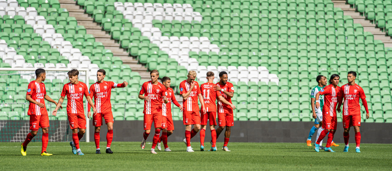 FC Twente wint besloten oefenduel in Groningen 