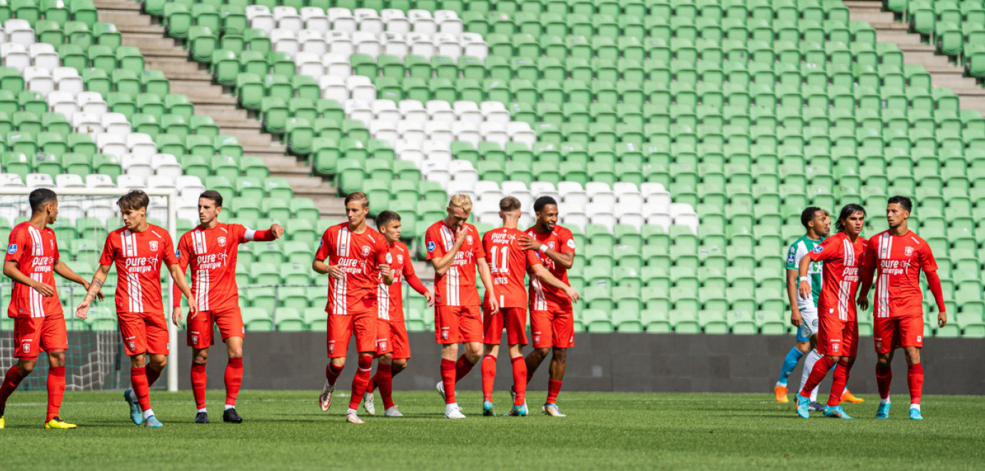 FC Twente wint besloten oefenduel in Groningen 