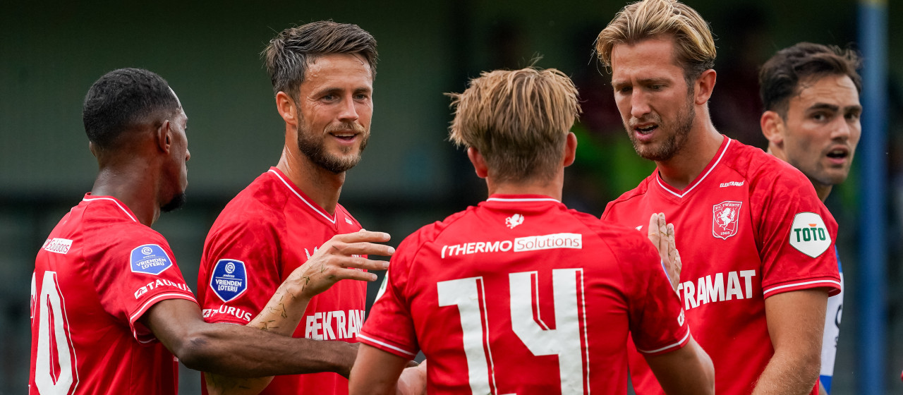 FC Twente wint oefenduel van PEC Zwolle 