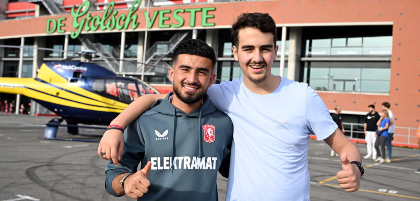 Voetbal Geeft: Onvergetelijke dag voor Mert met Naci Ünüvar