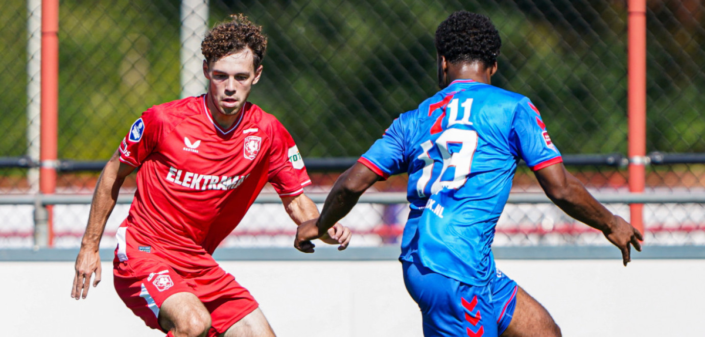 FC Twente speelt oefenduel tegen FC Emmen (0-1) 