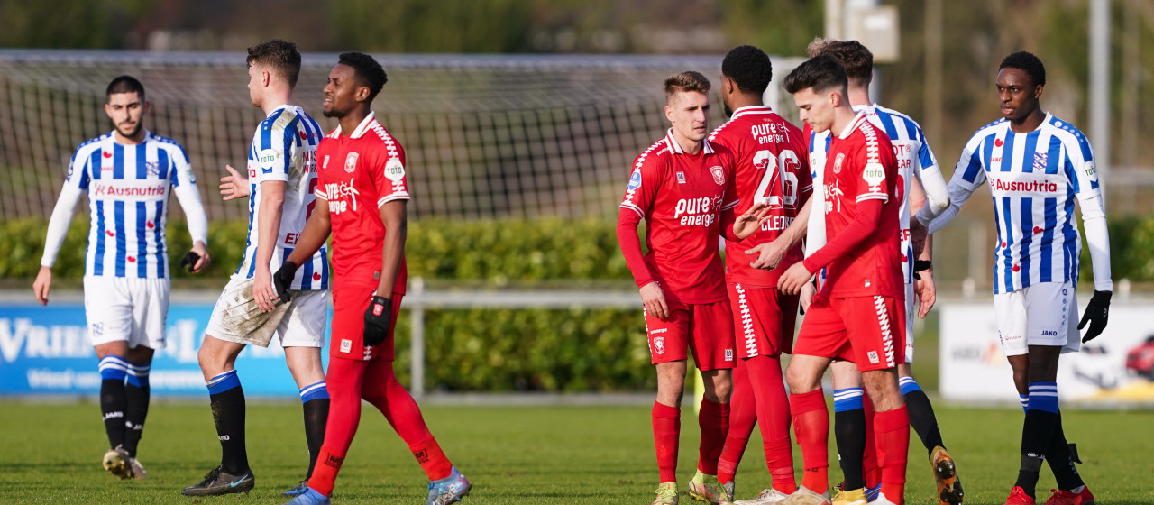 Onderuit in oefenduel tegen sc Heerenveen 