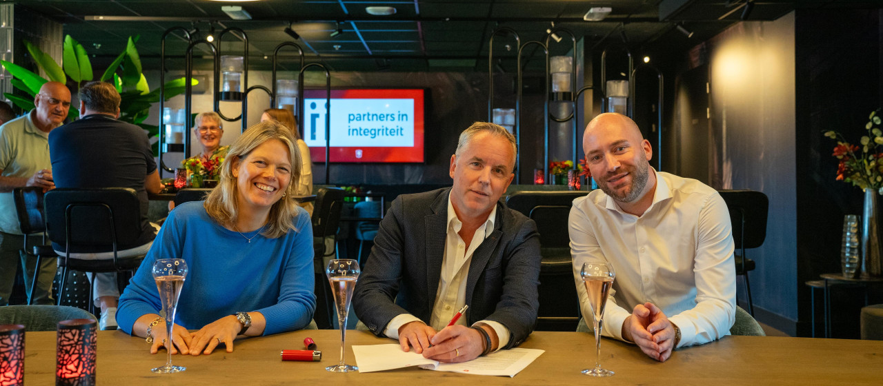 Partners in Integriteit nieuwe Premium Partner FC Twente Vrouwen