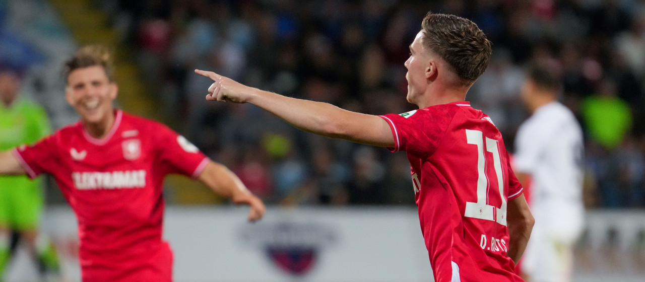 FC Twente plaatst zich voor play-offs Conference League 