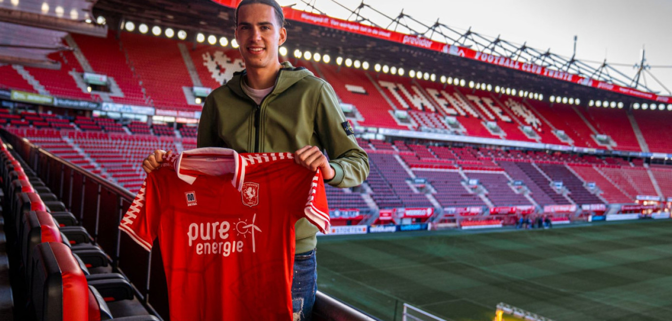 Zerrouki verlengt contract: “Doorgroeien bij FC Twente”