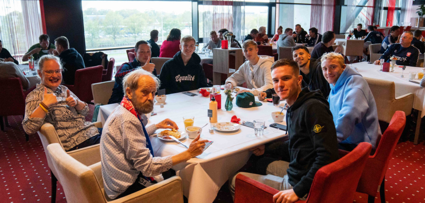 Selectie op bezoek bij het Stadionteam 