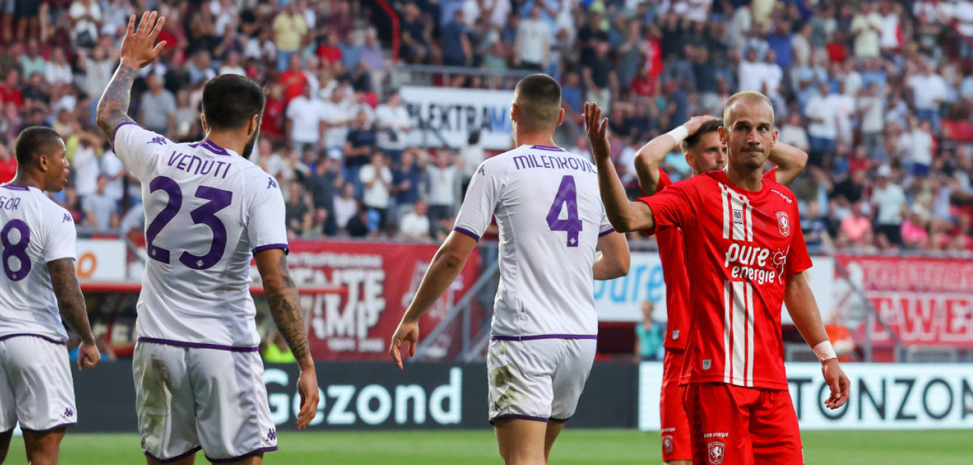 Strijdend FC Twente speelt gelijk tegen Fiorentina 