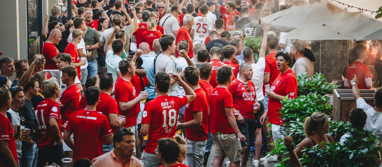 Supporters kleuren Salzburg rood