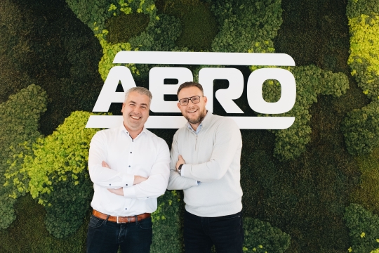 BarbaraTrienenPhoto 024A1647TOS ABRO1 min