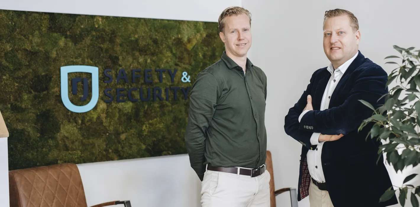 BarbaraTrienenPhoto 024a8272 RJSecurity TOS 0060 min